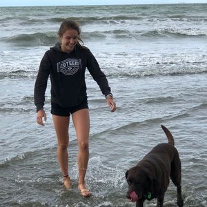 Meet your Posher, Carissa